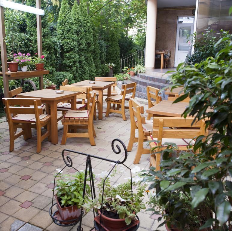 Majami Hotel Chisinau Exterior photo
