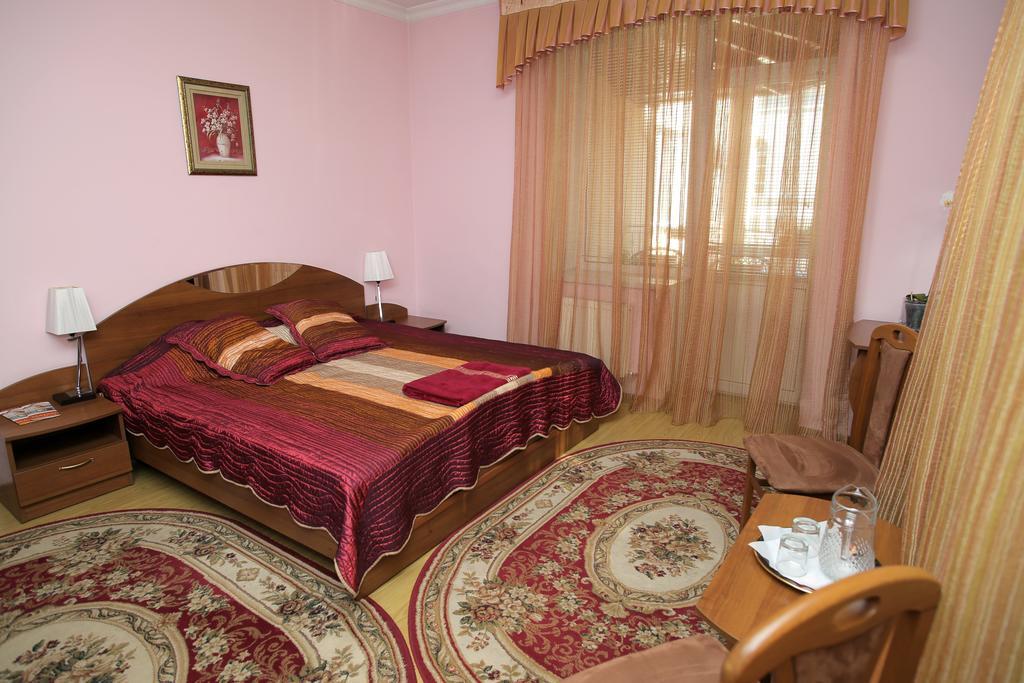 Majami Hotel Chisinau Exterior photo